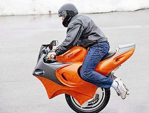 老外发明会变形的摩托车, 独轮两轮任意切换, 回头率100